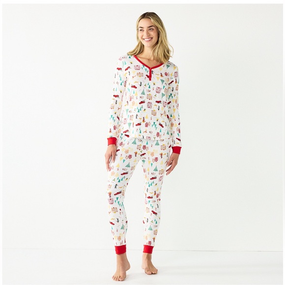 LC Lauren Conrad Other - LC Lauren Conrad Women’s Holiday Village Pajama Set